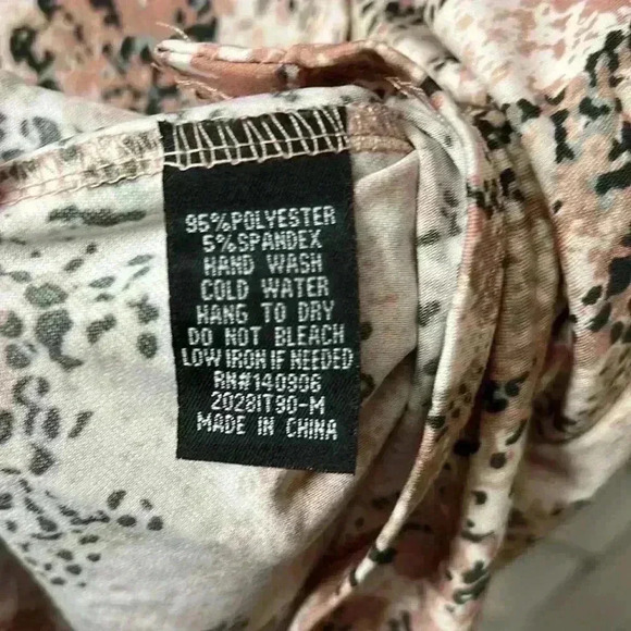 Knapp Studio Snakeskin Sleeveless Button Down Hi-Low Flounce Hem Top Size XL - Picture 6 of 7